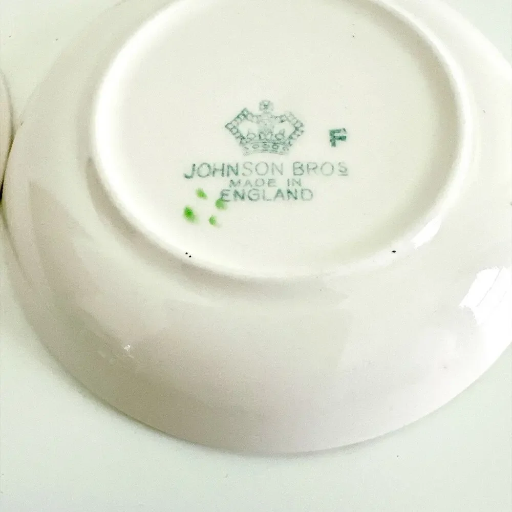 JOHNSON BROS IRONSTONE CHRISTMAS COASTER PLATES SET OF 4